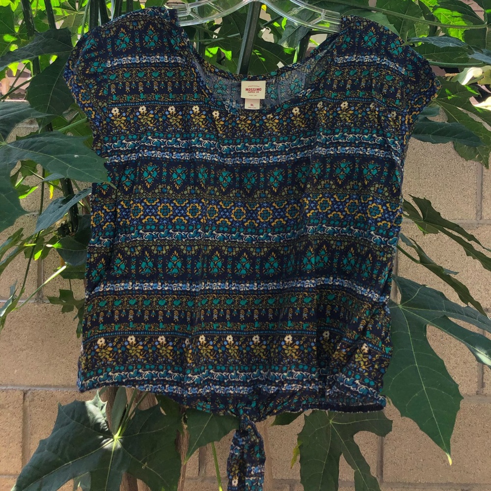 sleeveless blouse